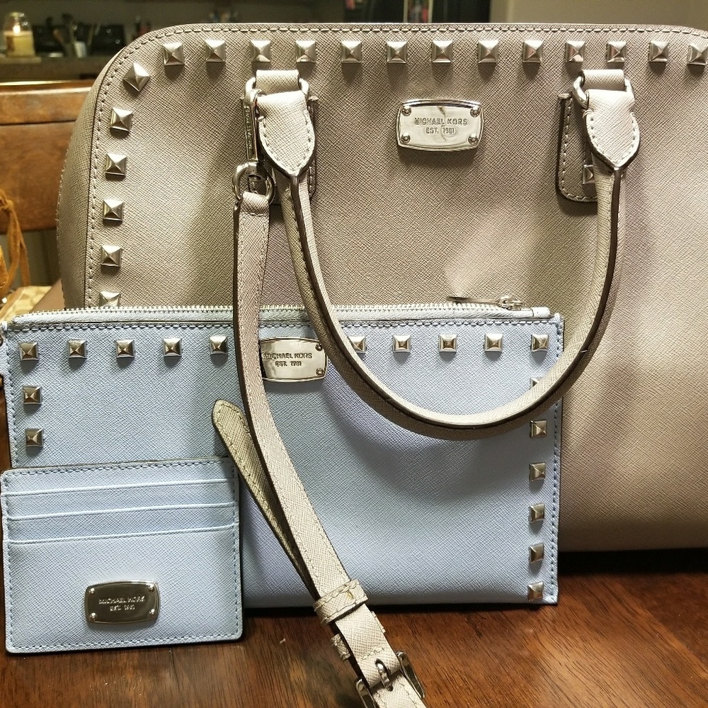 Michael Kors purse and wristlet set